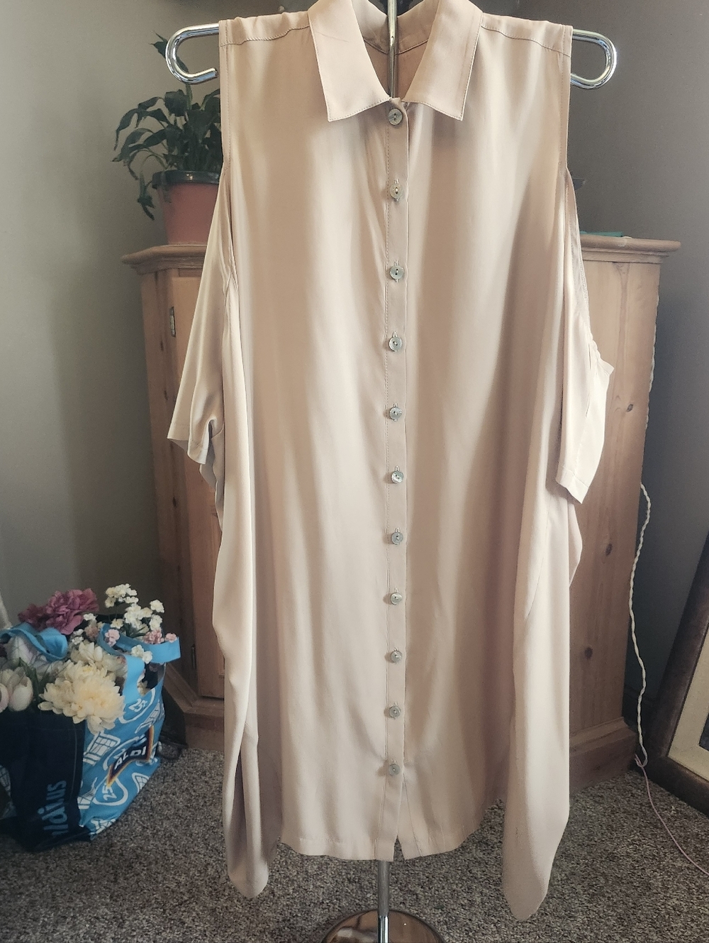 MATH Cold Shoulder Button-Front Shirt Dress in Light Beige 100% Silk